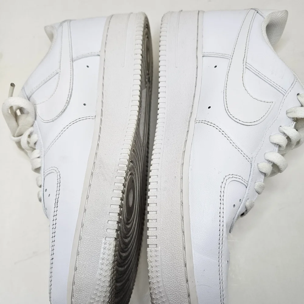 Nike White Athletic Shoes - Picture 14 of 16